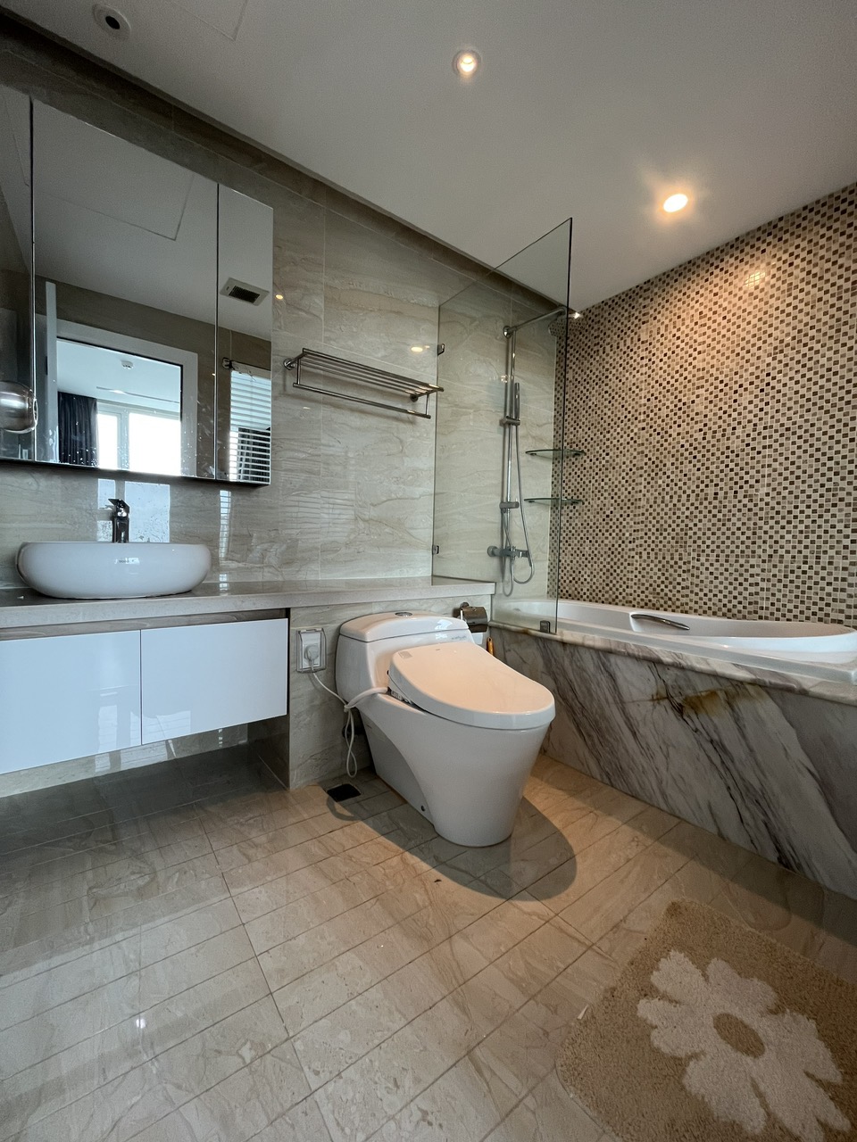 Chính chủ cần cho thuê căn hộ LEMAN 117 Nguyễn Đình Chiểu, Phường 6, Quận 3, Thành phố Hồ Chí Minh