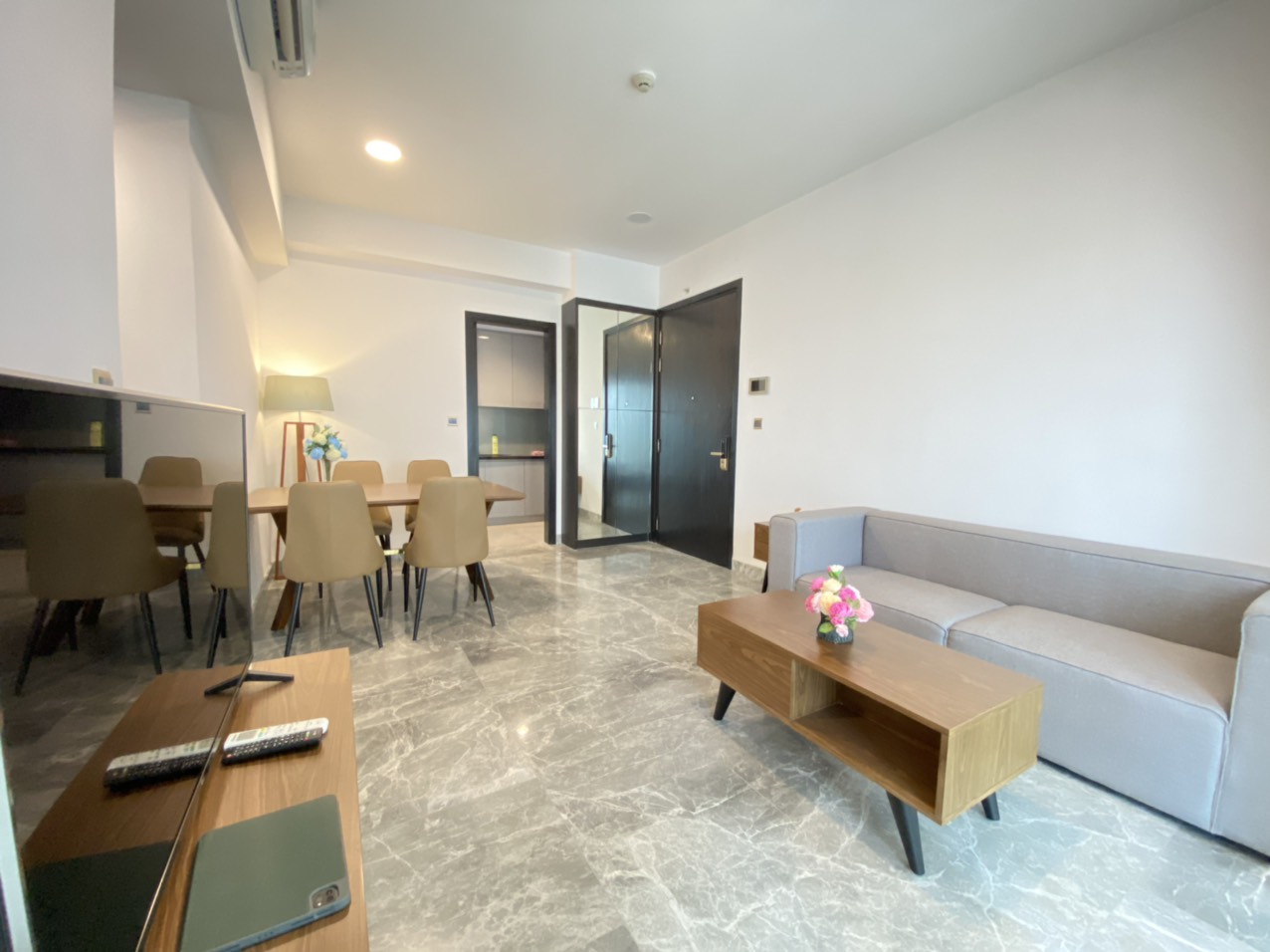 Cần cho thuê D1 Mension Quận 1 Địa chỉ: 608 Võ Văn Kiệt, P.Cầu Kho, Quận1 : -	 View bitexco, căn góc siêu thoáng đẹp