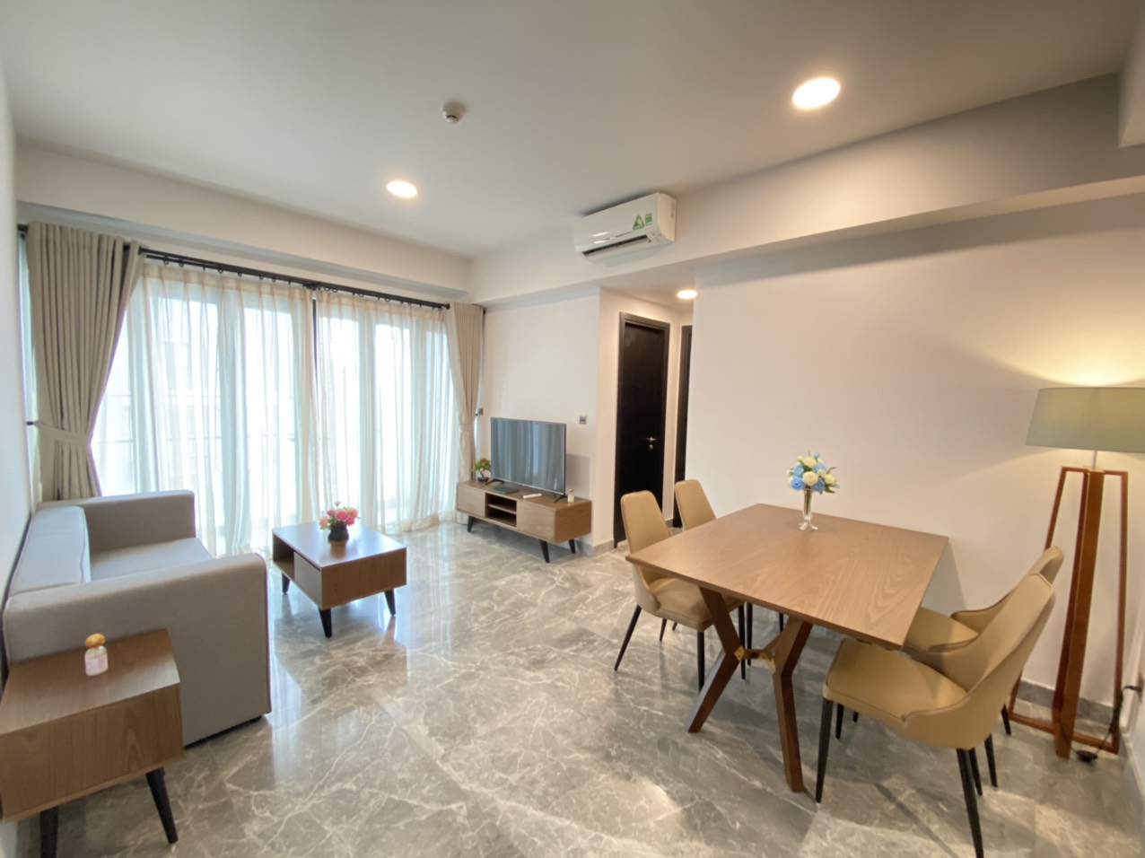 Cần cho thuê D1 Mension Quận 1 Địa chỉ: 608 Võ Văn Kiệt, P.Cầu Kho, Quận1 : -	 View bitexco, căn góc siêu thoáng đẹp