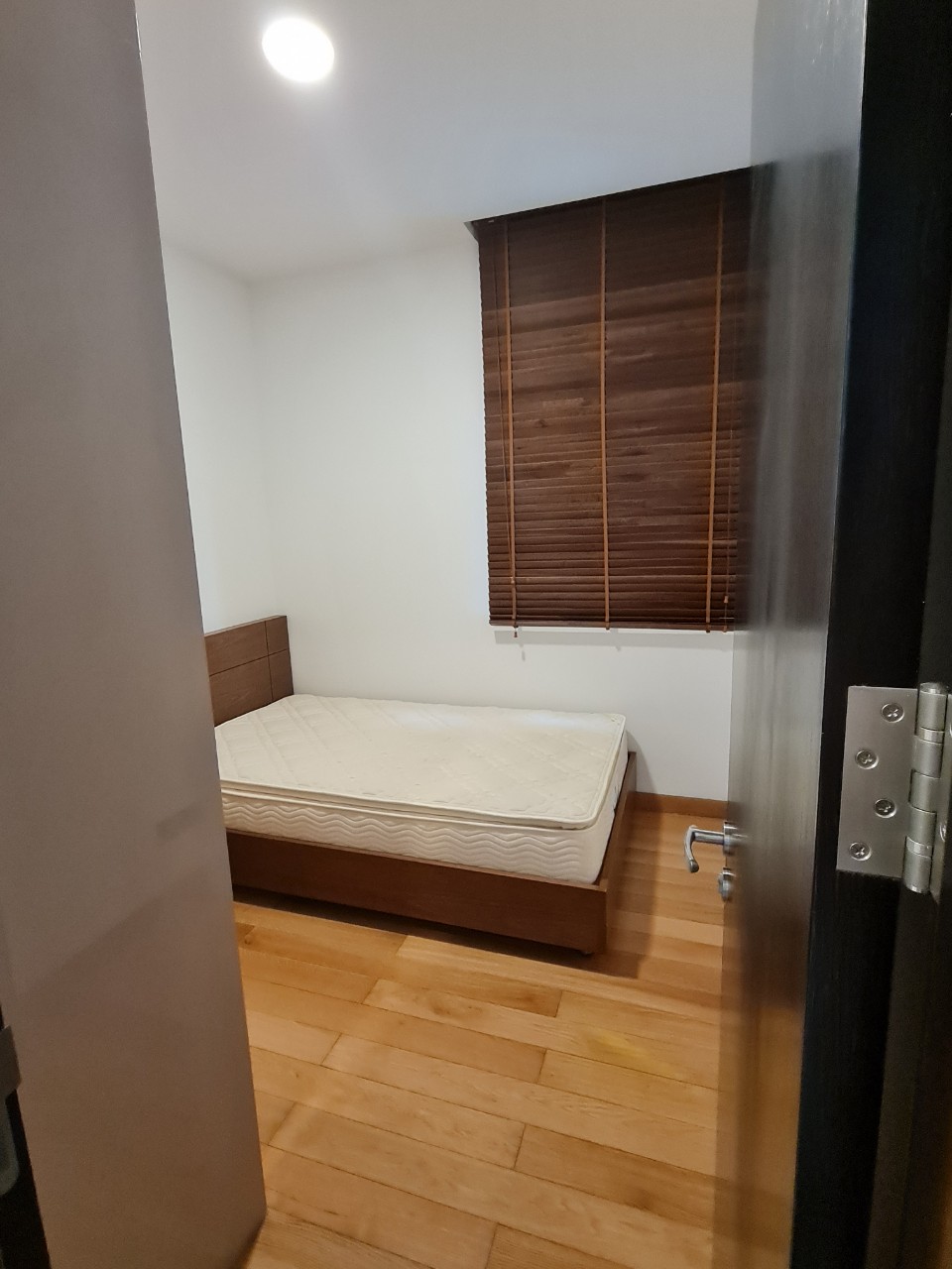Cho thuê căn hộ D1 Mension, 608 Võ Văn Kiệt, P.Cầu Kho, Quận 1: -	Diện tích 95m2, 3PN, 2WC. Full nội thất. Giá thuê 27