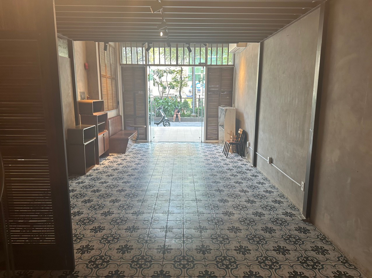 Cần bán căn Shophouse Galaxy9 mặt tiền đường Nguyễn Khoái, Phường 01, Quận 4 : -	Kết cấu 1 trệt, 1 lửng, diện tích 60m2
