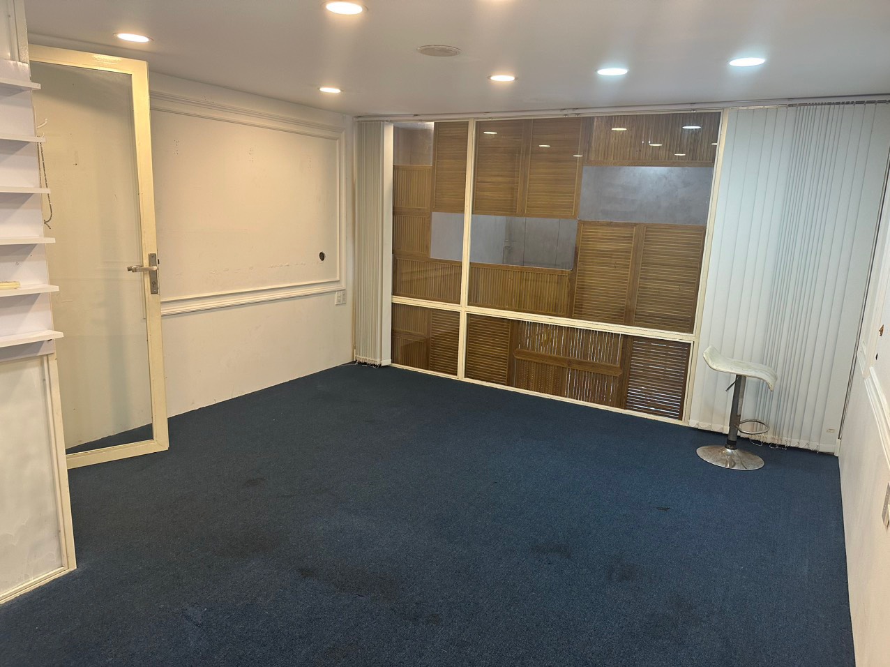 Cần bán căn Shophouse Galaxy9 mặt tiền đường Nguyễn Khoái, Phường 01, Quận 4 : -	Kết cấu 1 trệt, 1 lửng, diện tích 60m2