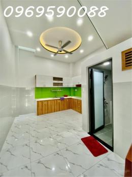 Bán nhà gấp nhà Hoà Bình Tân Phú 58.2m² 3T 4PN, 3WC chỉ 5tỷx