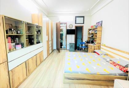 Bán nhà ngõ 575 Kim Mã gần ô tô 68m 5T giá 14 tỷ 5. LH 0349157982