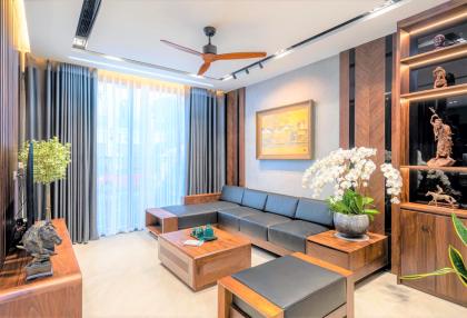 Bán nhà ngõ 575 Kim Mã gần ô tô 68m 5T giá 14 tỷ 5. LH 0349157982