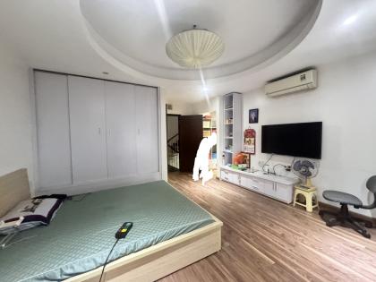 Bán nhà Làng Việt Kiều Châu Âu ô tô vỉa hè kinh doanh dt 155m 5t mt 10m giá 33,9 tỷ