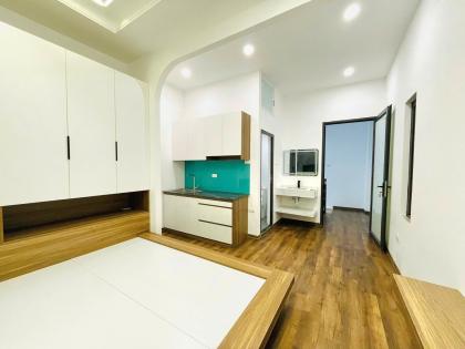 Bán căn hộ dòng tiền đường Đê La Thành, Đống Đa, 40m2, 5 tầng, gần phố, sổ đỏ hoa hậu