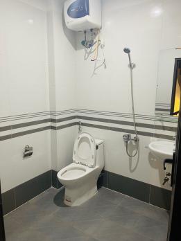 Bán nhà Lê Văn Hiến, 34m2, phân lô, ô tô, nội thất chủ tặng,  nhỉnh 5tỷ.