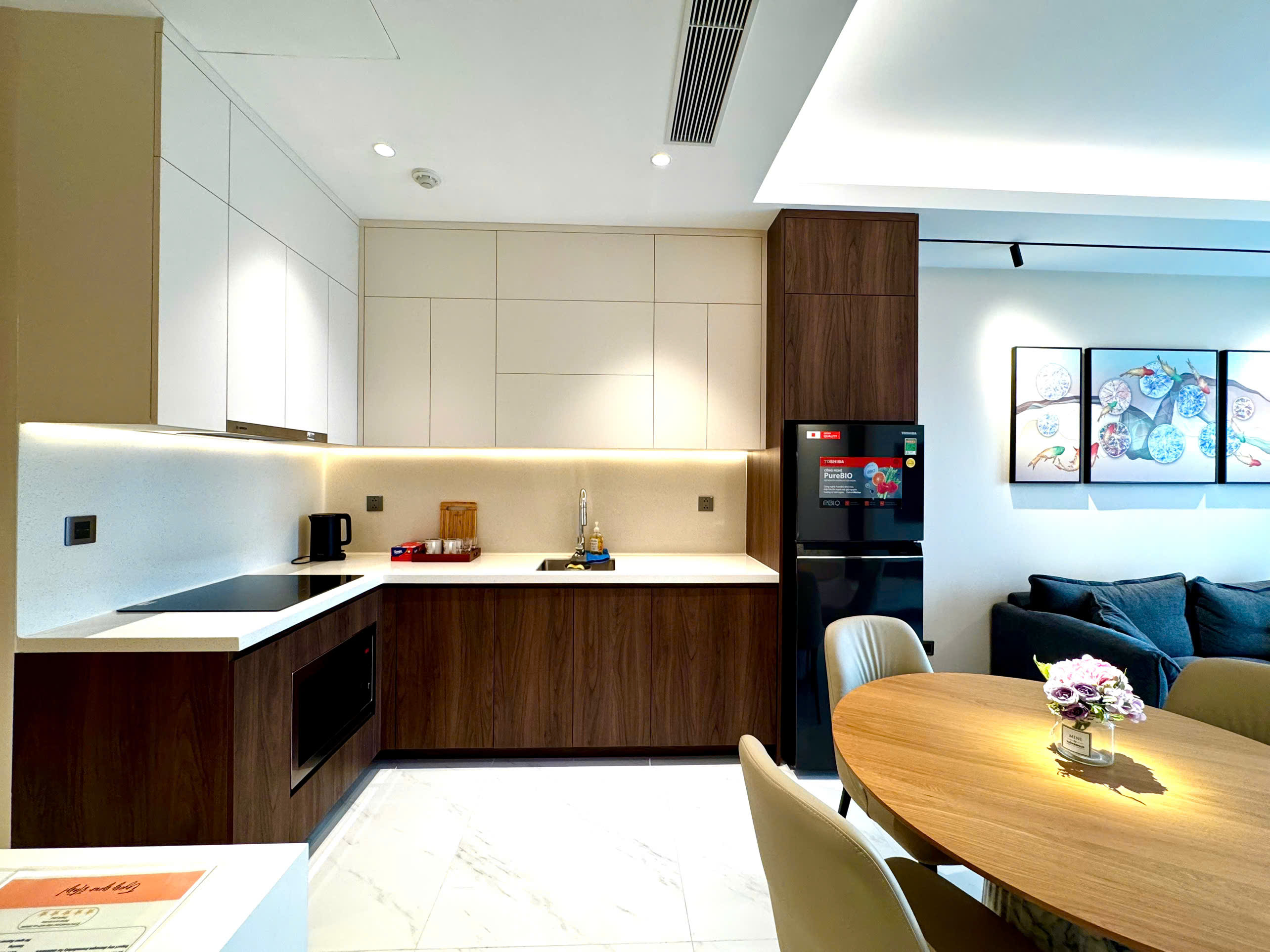 Chính chủ cho thuê căn hộ MADISON, 15 Thi Sách, P.Bến Nghé, Quận 1 : -	CĂN 1 : Diện tích 89m2, 2PN, 2WC