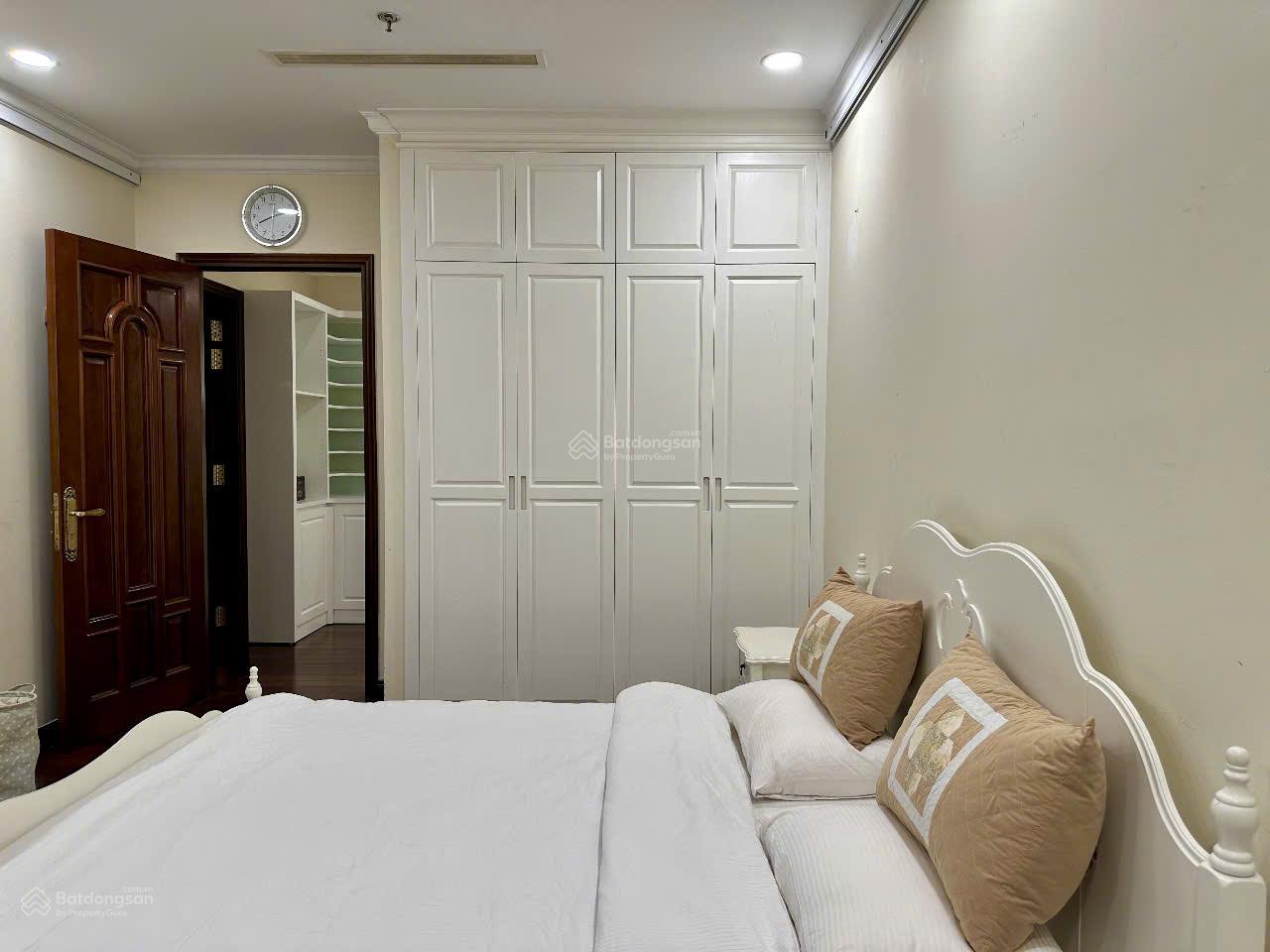 Cho thuê căn hộ Vincom Center Đồng Khởi, 72 Lê Thánh Tôn, Bến Nghé, Quận 1, Hồ Chí Minh: -	 Diện tích 163m2, 3 phòng ngủ