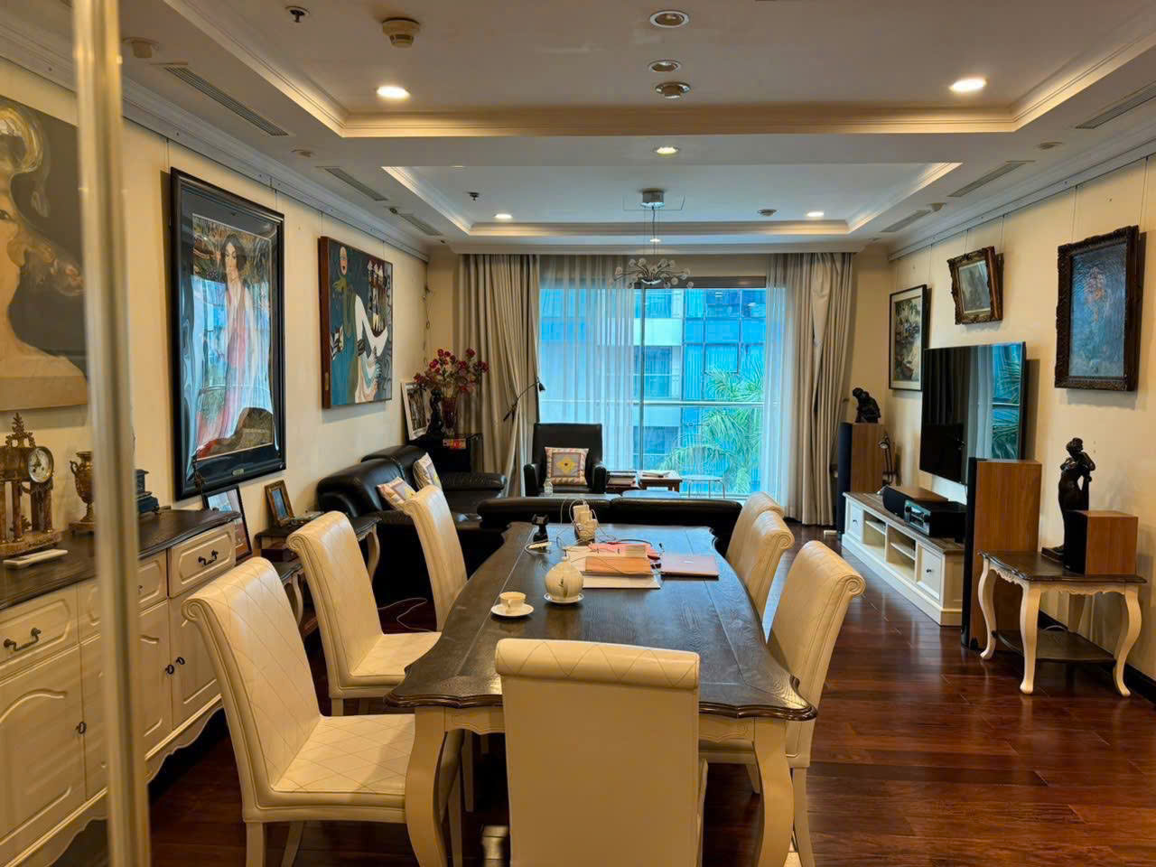 Cho thuê Căn hộ Vincom Đồng khởi, số 72 Lê Thánh Tôn, P.Bến Nghé trung tâm Quận 1: -	Giá 55 triệu/tháng, có thương lượng