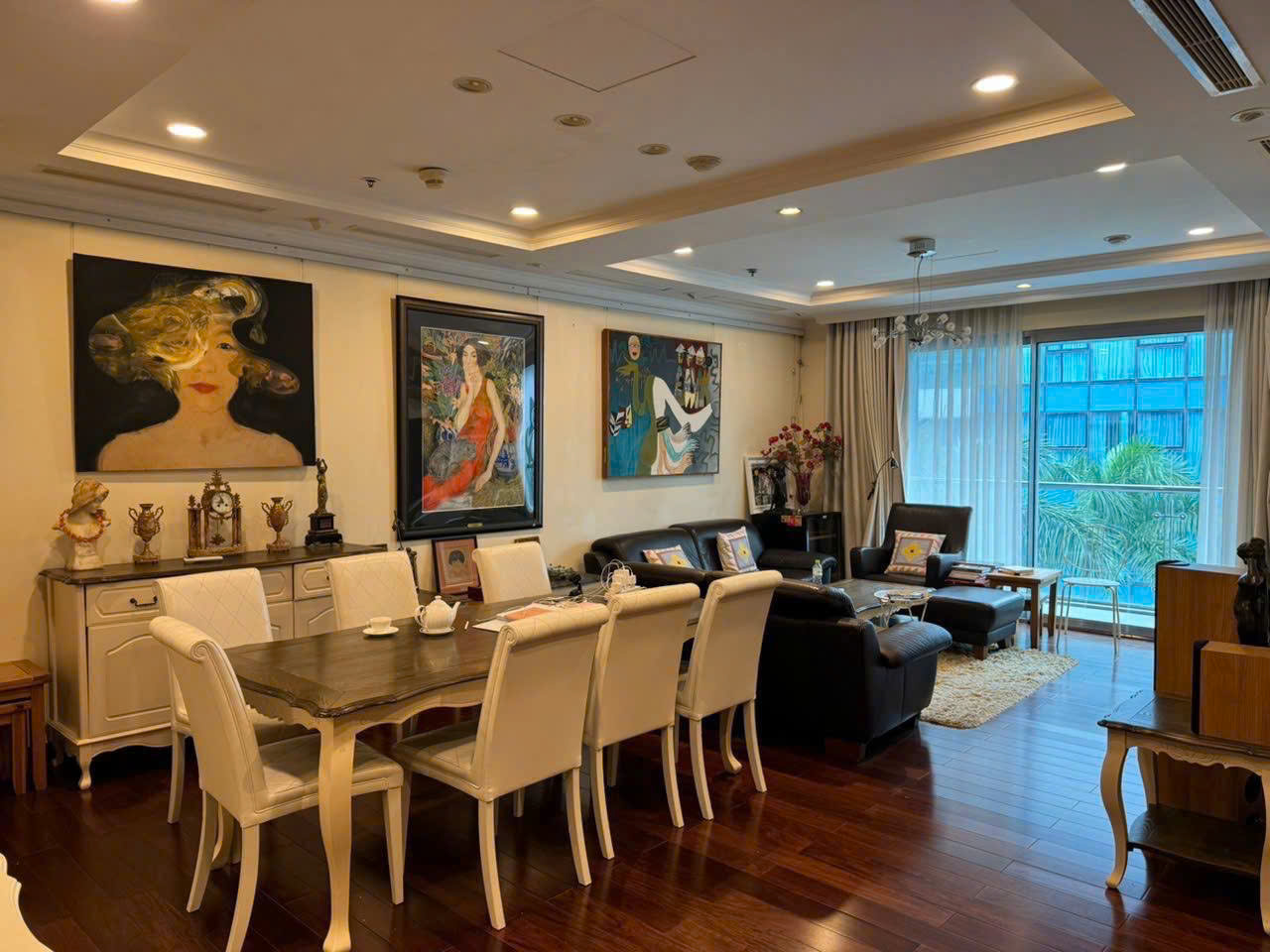Cho thuê Căn hộ Vincom Đồng khởi, số 72 Lê Thánh Tôn, P.Bến Nghé trung tâm Quận 1: -	Giá 55 triệu/tháng, có thương lượng