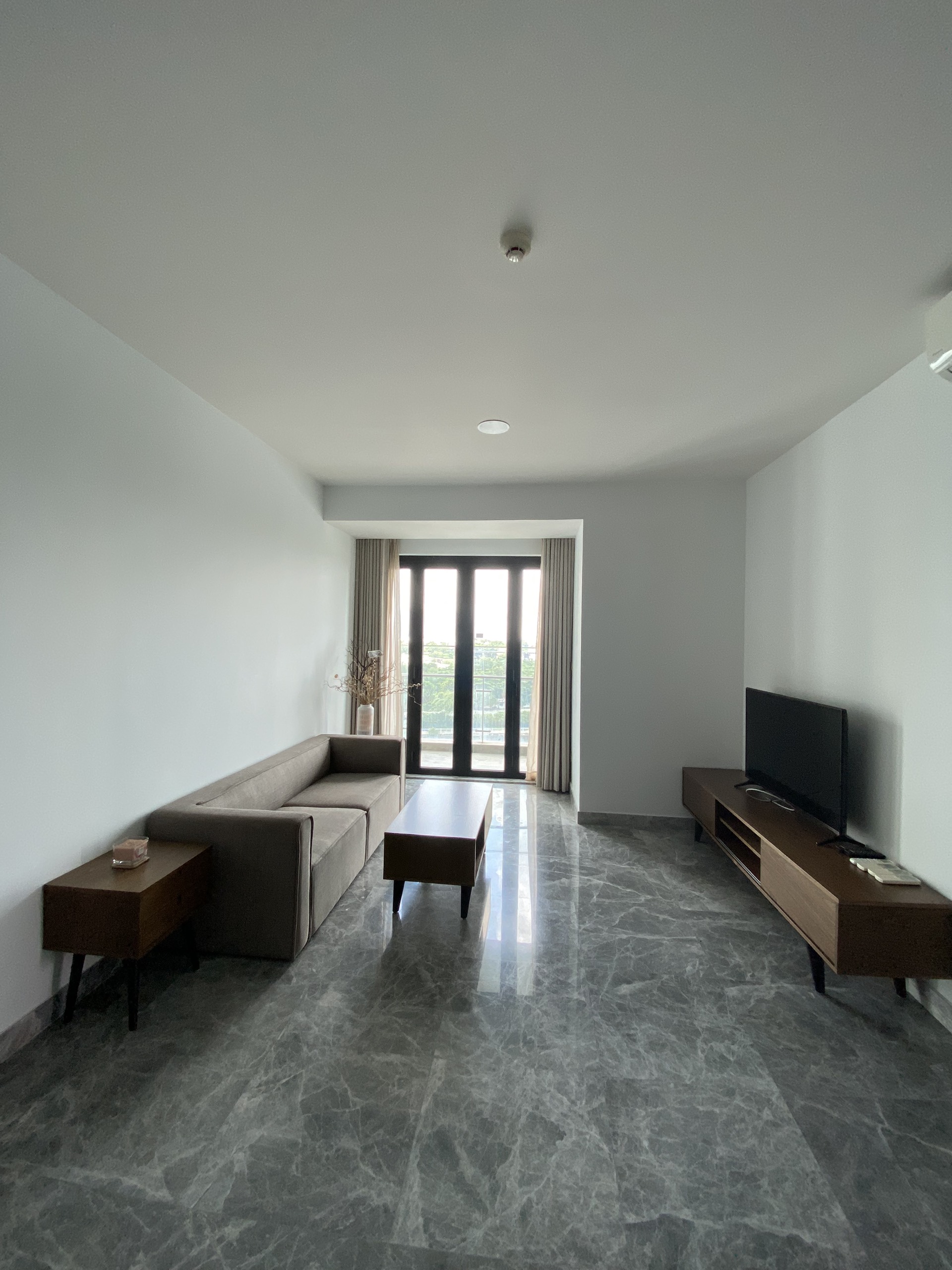 Cho thuê D1 Mension, 608 Võ Văn Kiệt, Phường Cầu Kho, Quận 1 :  - Căn 1 : 2PN, 2WC tầng thấp, full nội thất giá 22 triệu