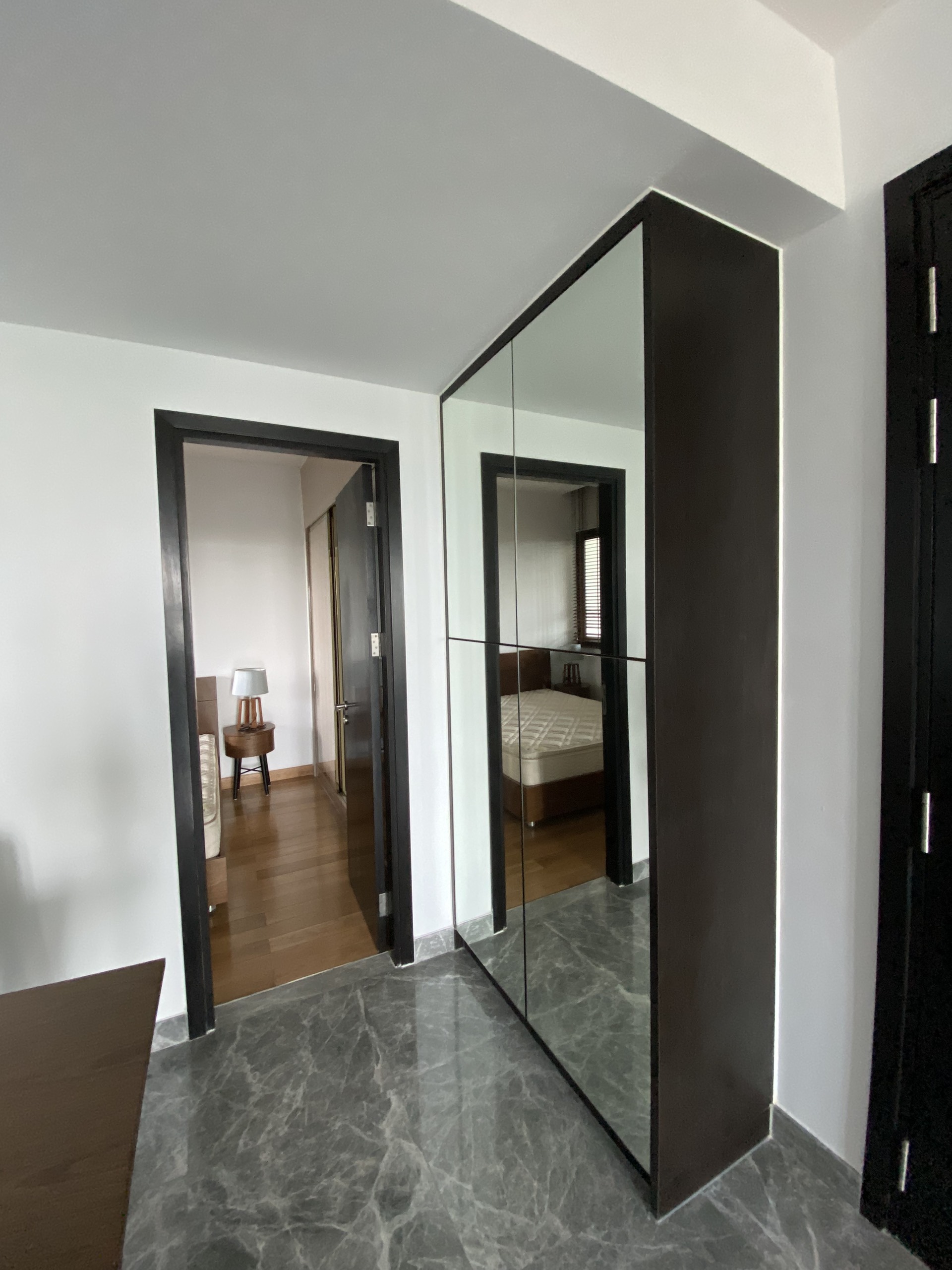 Cho thuê D1 Mension, 608 Võ Văn Kiệt, Phường Cầu Kho, Quận 1 :  - Căn 1 : 2PN, 2WC tầng thấp, full nội thất giá 22 triệu