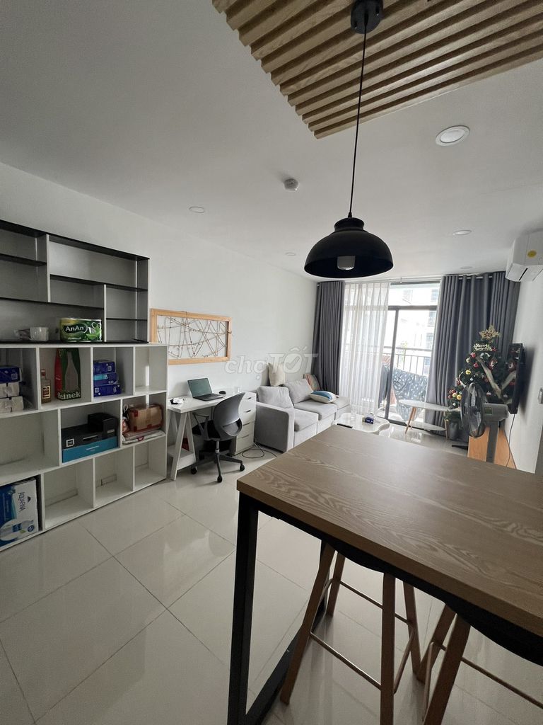 Cho thuê căn hộ CENTRAL PREMIUM - 854 - 856 Tạ Quang Bửu, P. 5, Q. 8 TPHCM : -	1 phòng ngủ nhưng rất rộng rãi 52m²