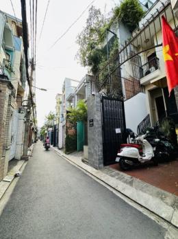 Gấp bán nhà đất, hẻm xe ôtô phường Đức Nhuận (Q. Phú Nhuận) TPHCM, giá rẻ hơn thị trường