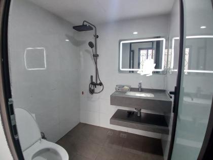 Bán nhà Nguyễn Văn Lộc thang máy ô tô tránh kinh doanh dt 51m 5t mt 4m giá 12,5 tỷ