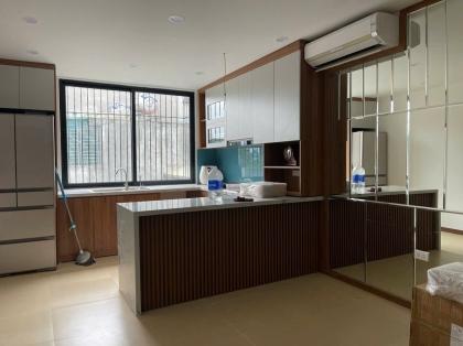 Bán nhà 50m 6T Lâm Du Bồ Đề, Long Biên , oto ,KD, giá 8,9ty.