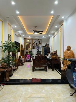 Bán nhà 50m 6T Lâm Du Bồ Đề, Long Biên , oto ,KD, giá 8,9ty.