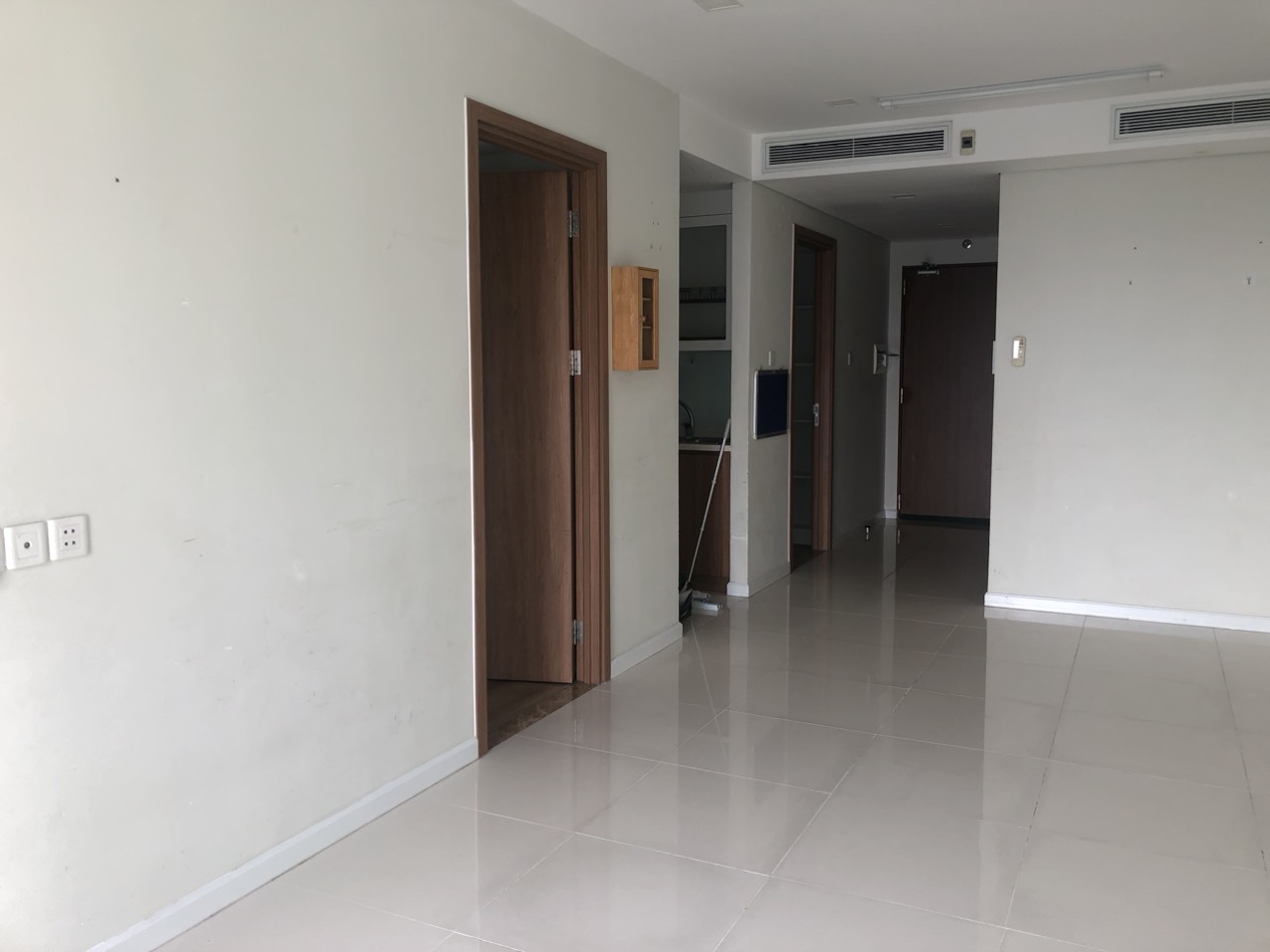 Cần cho thuê gấp căn hộ chung cư Rivera Park, Đ.Thành Thái, P.14, Quận 10 TP.HCM :