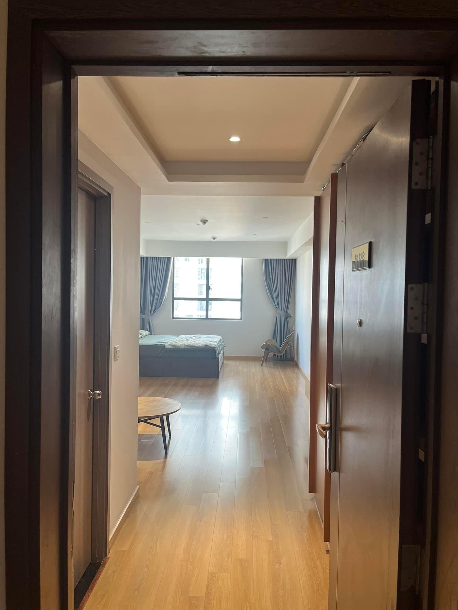 Cho thuê căn hộ Studio Icon56 Bến Vân Đồn, Phường 12, Quận 4 : -	Diện tích 44m2, có đầy đủ nội thất, tầng cao, view đẹp