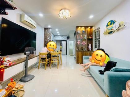 Sát Mặt Tiền - DT 36M2 Ngang 4M / 4 Tầng Đúc Với 3PN,3WC  Nguyễn Trọng Tuyển - PN