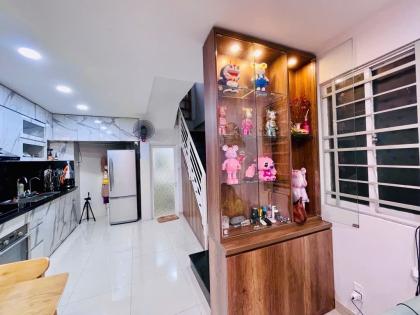 Sát Mặt Tiền - DT 36M2 Ngang 4M / 4 Tầng Đúc Với 3PN,3WC  Nguyễn Trọng Tuyển - PN