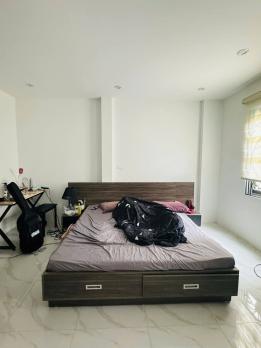 Bán nhà ngõ 100 Ngõ Khâm Thiên, diện tích 30/35m x 5 tầng, mặt tiền 6.7m, giá 6.5 tỷ