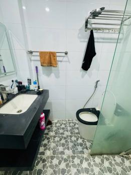 Bán nhà ngõ 100 Ngõ Khâm Thiên, diện tích 30/35m x 5 tầng, mặt tiền 6.7m, giá 6.5 tỷ