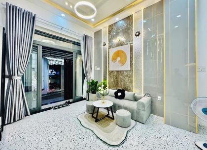 SIÊU PHẨM sát HẺM XE HƠI, DTSD 90m2, 5 tầng 3PN, 5.x tỷ