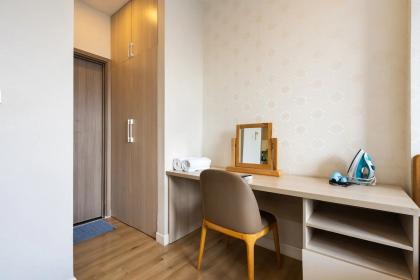 Cho thuê căn hộ 2pn, 2wc lớn diện tích 80m2 ở Icon 56 Bến Vân Đồn, Q.4.  - Khoá từ - Tủ lạnh dung tích lớn 340L - Giường