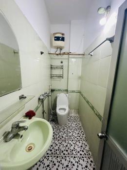Bán nhà ngõ 23 Xuân La, diện tích 40m x 5 tầng, mặt tiền 4,3m, giá 6,3 tỷ