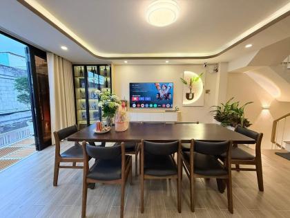 **Bán nhà hẻm xe hơi Phạm Văn Hai, phường 3, Tân Bình; (8x13) - 15,4 tỷ