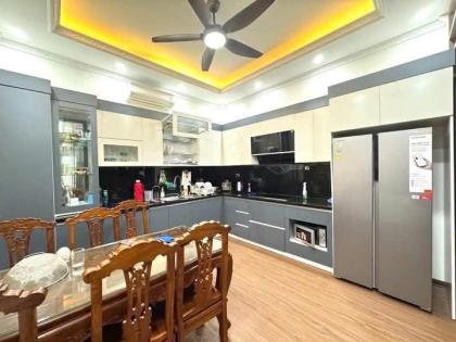 Tôi bán nhà mặt phố Lê Trọng Tấn KĐT Văn Phú gần tháp đồng hồ Văn Phú 100m2 chỉ 29.x tỷ.
