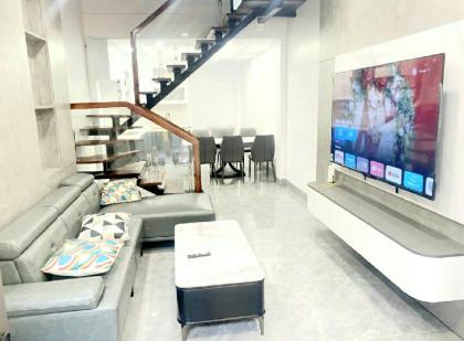 BÁN NHÀ ĐẸP BỒ ĐỀ LONG BIÊN HÀ NỘI, Ô TÔ VÀO, 20M RA PHỐ, GIÁ HỜI TO