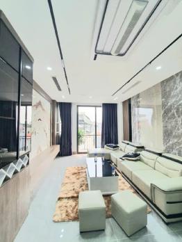NHÀ MỚI PHỐ TRẠM LONG BIÊN HÀ NỘI - Ô TÔ VÀO NHÀ – GARA – TM - GIÁ HỜI