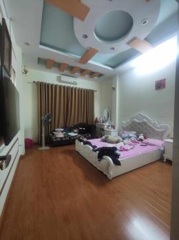 CHO THUÊ NHÀ NGUYÊN CĂN PHỐ QUAN HOA, CẦU GIẤY, 45M2, 5 TẦNG, 5 NGỦ SẴN NỘI THẤT, GẦN PHỐ