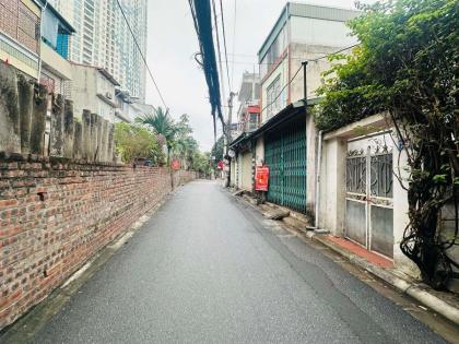 NHÀ ngõ xuân la S 45m2 ,5 tầng , mt 5m ,mặt ngõ 3m ,ngõ ba gác ,giá 6,3 tỷ