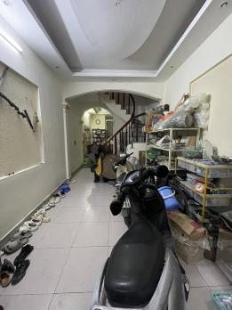 NHÀ ngõ xuân la S 45m2 ,5 tầng , mt 5m ,mặt ngõ 3m ,ngõ ba gác ,giá 6,3 tỷ
