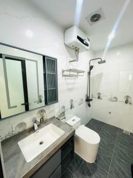 NHÀ ngõ xuân la S 45m2 ,5 tầng , mt 5m ,mặt ngõ 3m ,ngõ ba gác ,giá 6,3 tỷ