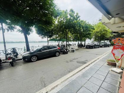 Bán Nhà Mặt Phố Quận Tây Hồ 37m5T VIEW Hồ Tây 2 THOÁNG Vừa Ở Vừa KD 24,5 Tỷ Vũ Miên.