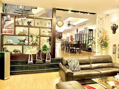 Nhà giá rẻ, biệt thự,gần mặt tiền phường Đức Nhuận TPHCM, diện tích lớn, giá rẻ