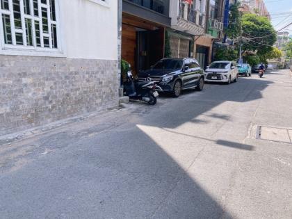 Nhà giá rẻ, biệt thự,gần mặt tiền phường Đức Nhuận TPHCM, diện tích lớn, giá rẻ