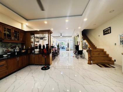 Giảm 4 tỷ, Bán gấp nhà Mặt tiền Bàu Cát 2 - Đồng Đen, 6.8x28m, 3 tầng - 7PN, 38 tỷ