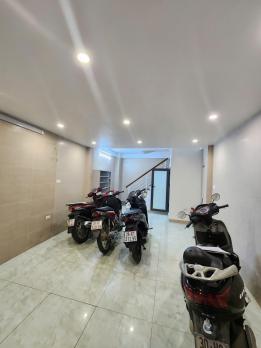 Bán nhà Quan Nhân ,diện tích 31/33m x 6 tầng, mặt tiền 4m, giá 8.5 tỷ.