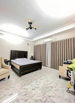 SIÊU PHẨM CHỈ 8.X TỶ. Ô TÔ VÀO, GẦN PHỐ, DT RỘNG, 2 THOÁNG. NHÀ ĐẸP NGÔ GIA TỰ LONG BIÊN.