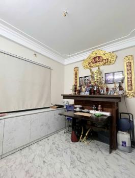 SIÊU PHẨM CHỈ 8.X TỶ. Ô TÔ VÀO, GẦN PHỐ, DT RỘNG, 2 THOÁNG. NHÀ ĐẸP NGÔ GIA TỰ LONG BIÊN.