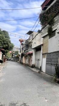 SIÊU PHẨM CHỈ 8.X TỶ. Ô TÔ VÀO, GẦN PHỐ, DT RỘNG, 2 THOÁNG. NHÀ ĐẸP NGÔ GIA TỰ LONG BIÊN.