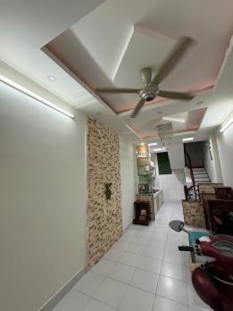 Hoàn Công Đủ - Hẻm Thông , DT 30M2 ,4 Tầng Đúc Với 3PN,3WC - Hoà Hưng - Q10
