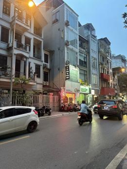 Bán Nhà Mặt Phố Quận Tây Hồ 58m2T Tặng Nhà 20,8 Tỷ Thuỵ Khuê.